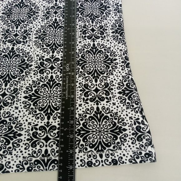 Made for life black white victorian medallion cotton top 2X - Picture 8 of 8